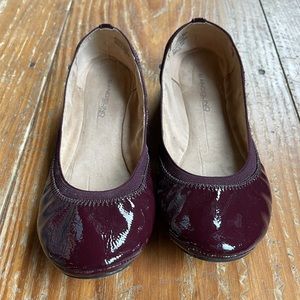 Bandolino Women's Ballet Flat, Burgundy, 8.5